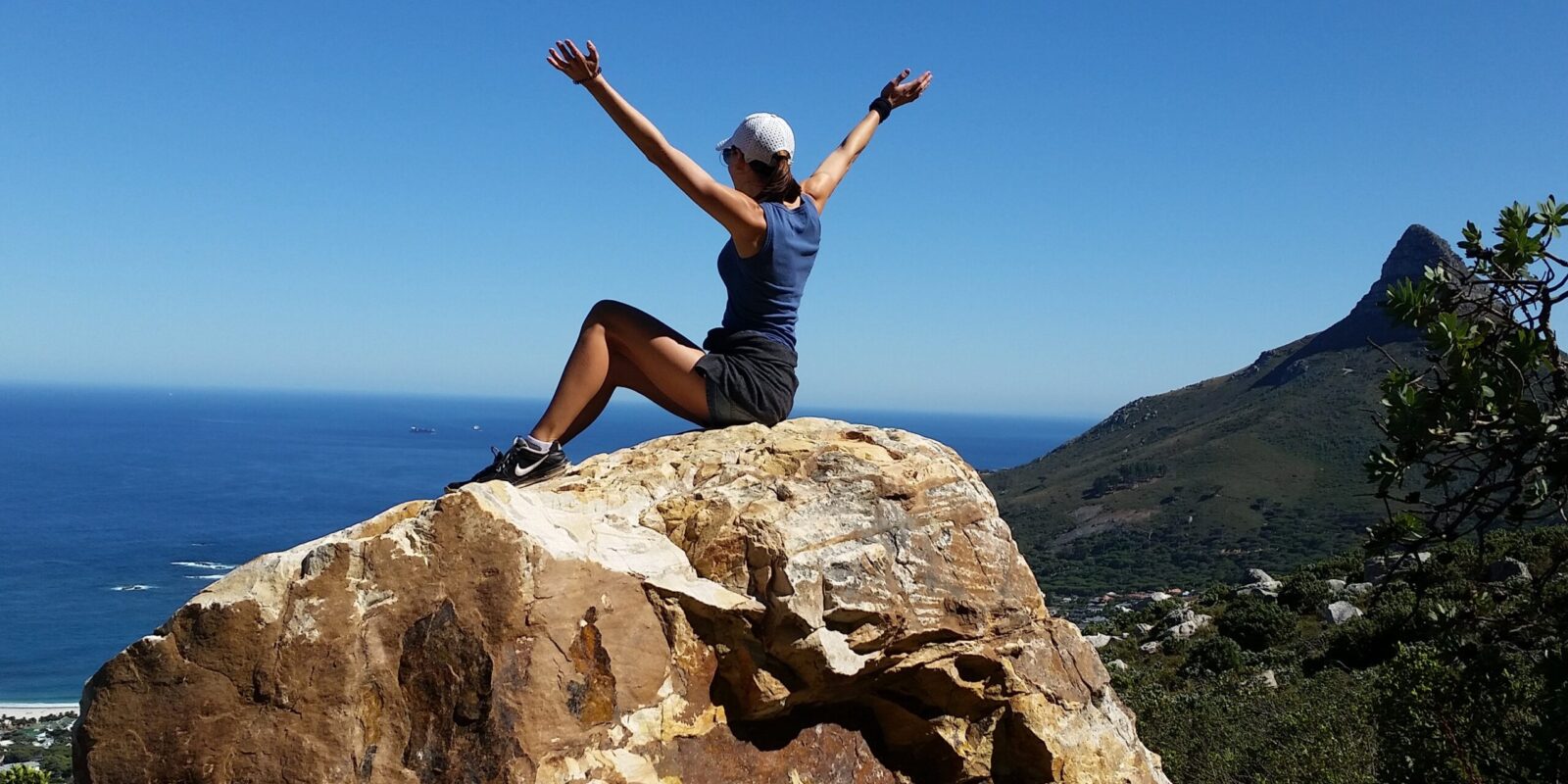 sea-nature-outdoor-rock-walking-mountain-1201905-pxhere.com